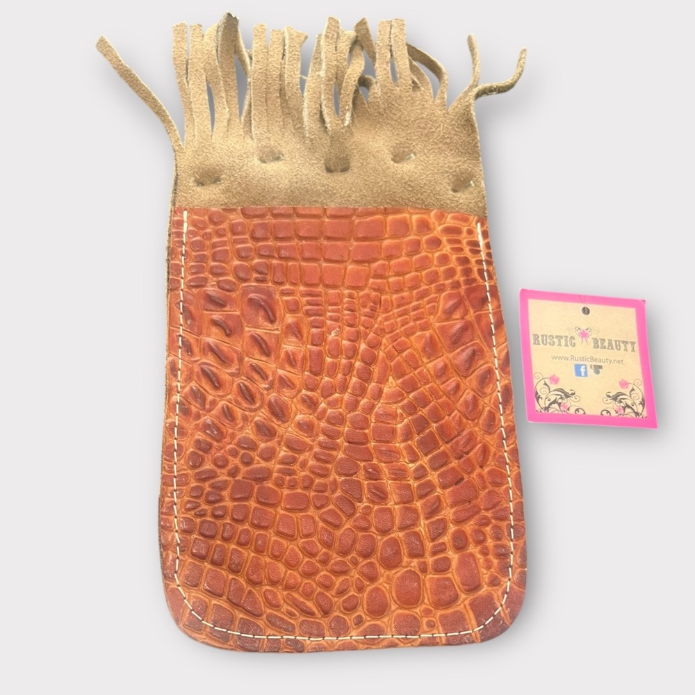 NWT. Saddle Cellphone Case - Fringed Leather Phone Pouch